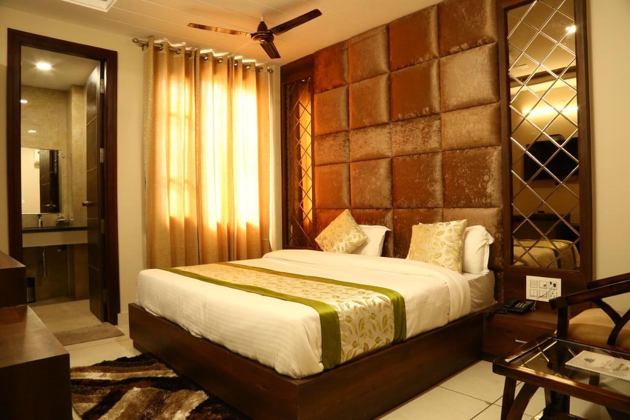 Hotel Kush Ganga - 50 Meter From Har Ki Pauri, Haridwar Exterior photo